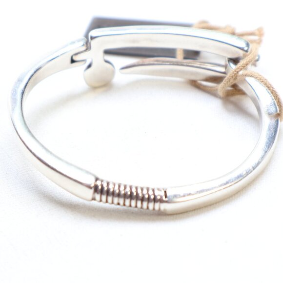 Uno de 50 Silver Tone Puzzling Curious Bangle Bracelet $155 - Picture 4 of 6